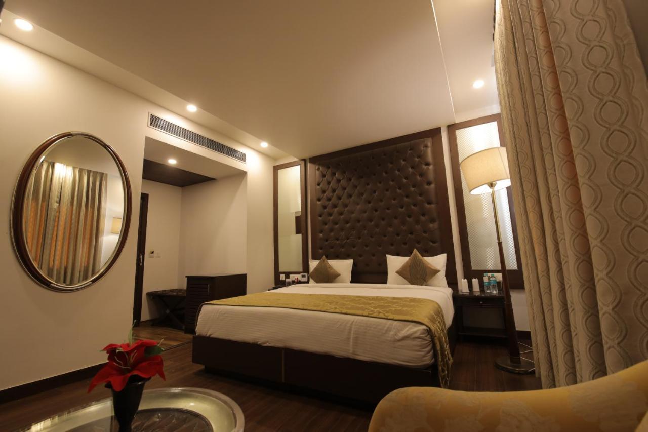 ניו דלהי Airport Hotel Bollywood Paradise מראה חיצוני תמונה