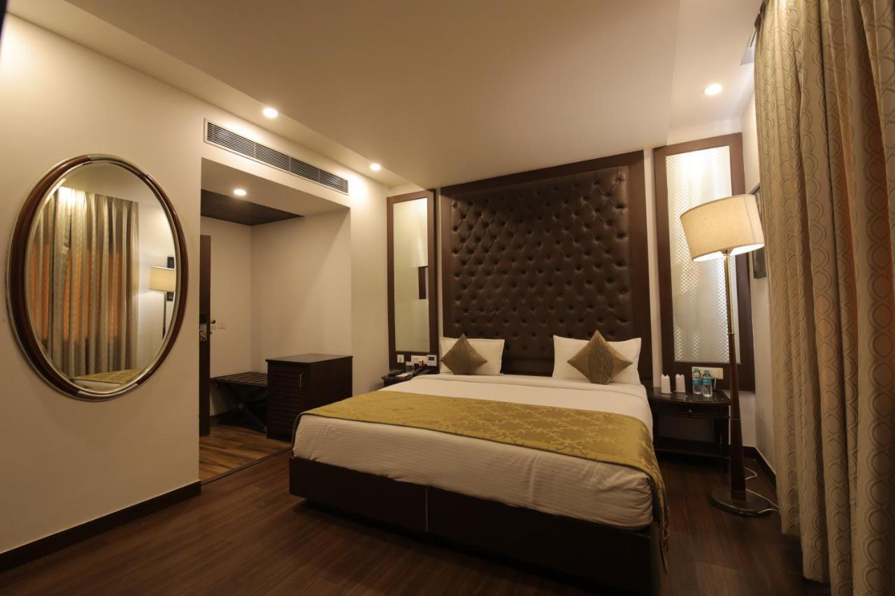 ניו דלהי Airport Hotel Bollywood Paradise מראה חיצוני תמונה